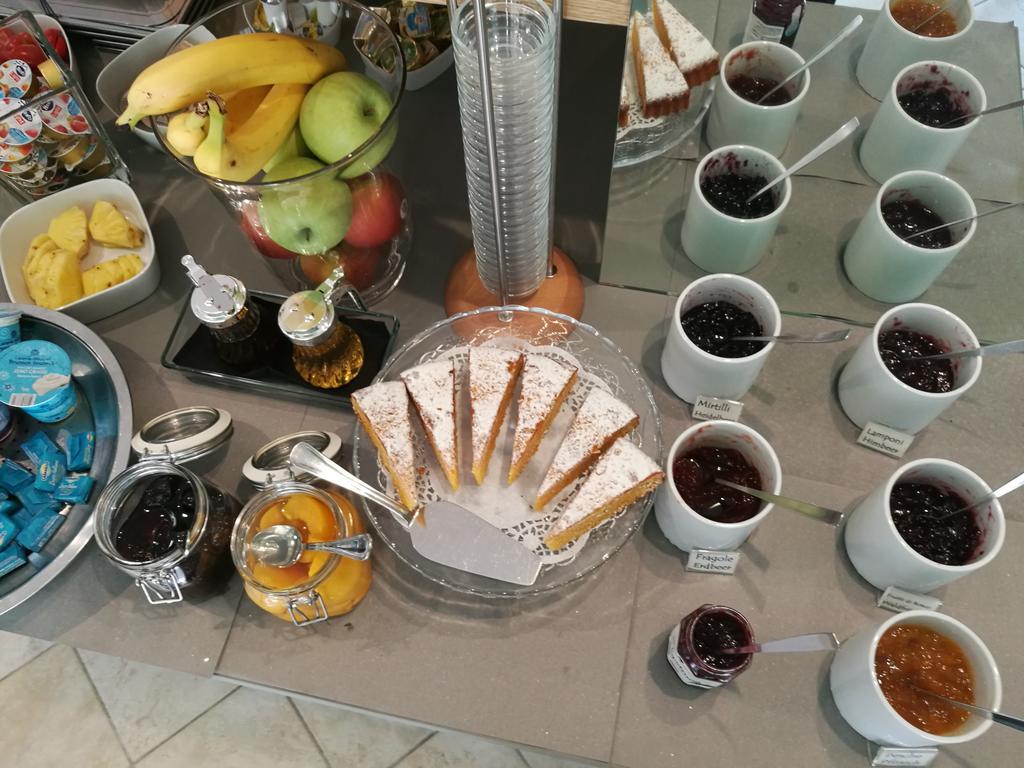 Hotel Caracas リニャーノ・サッビアドーロ エクステリア 写真